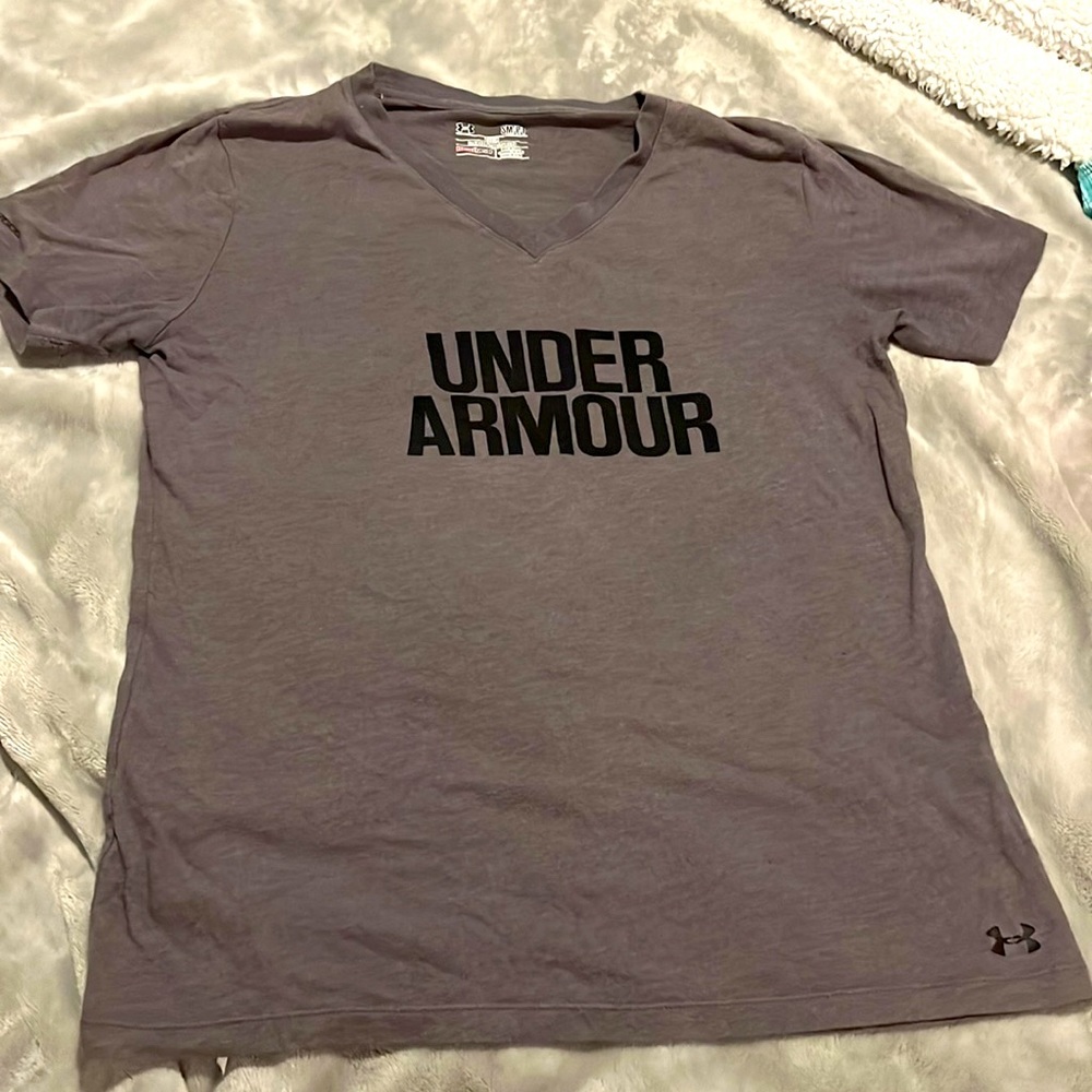 Grey under armour small t shirt